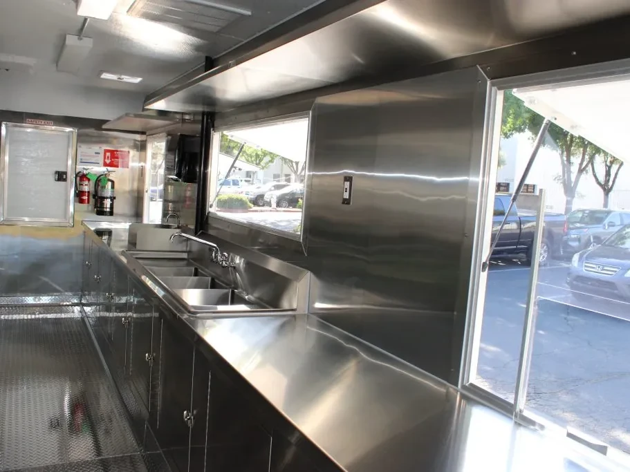 Rolling Hills Casino food trailer wrap, photo 10
