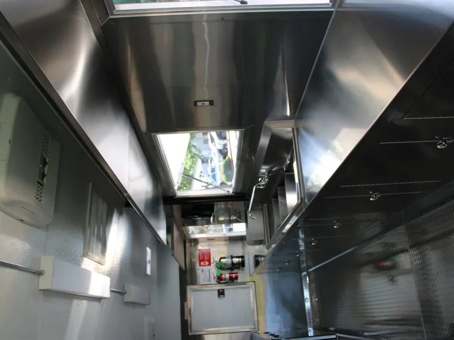 Rolling Hills Casino food trailer wrap, photo 12