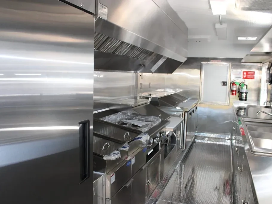 Rolling Hills Casino food trailer wrap, photo 8