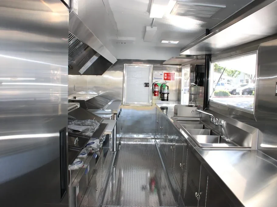 Rolling Hills Casino food trailer wrap, photo 9