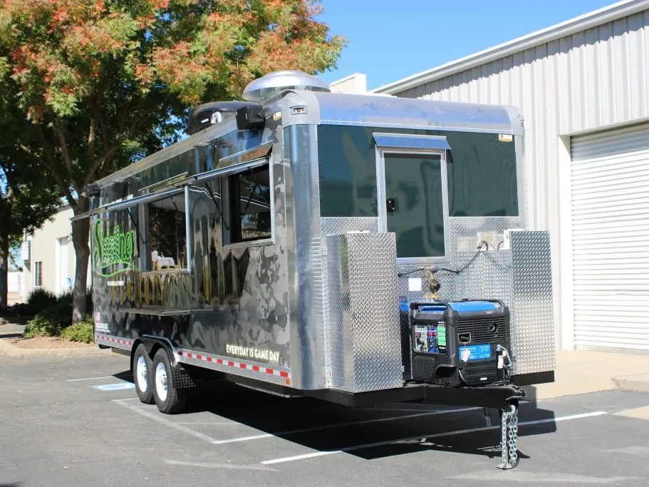 Sidelines food trailer wrap, photo 3