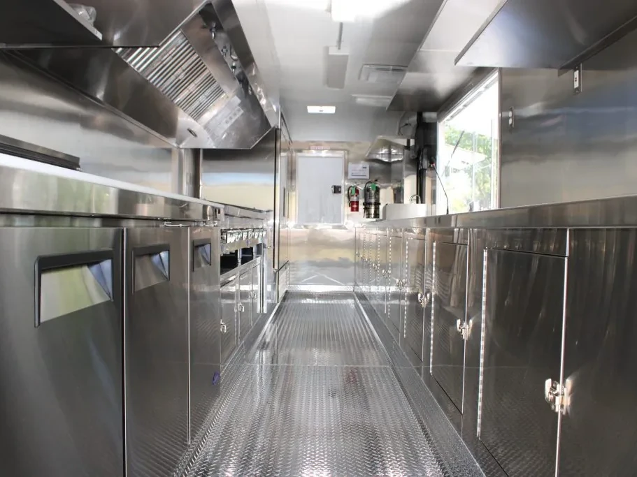 Sidelines food trailer wrap, photo 6