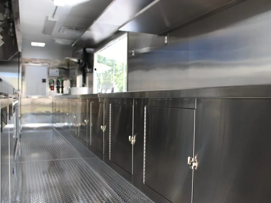 Sidelines food trailer wrap, photo 8