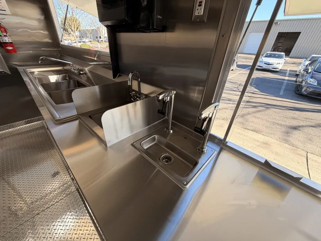 Sip’n on Sunshine food trailer wrap, photo 7