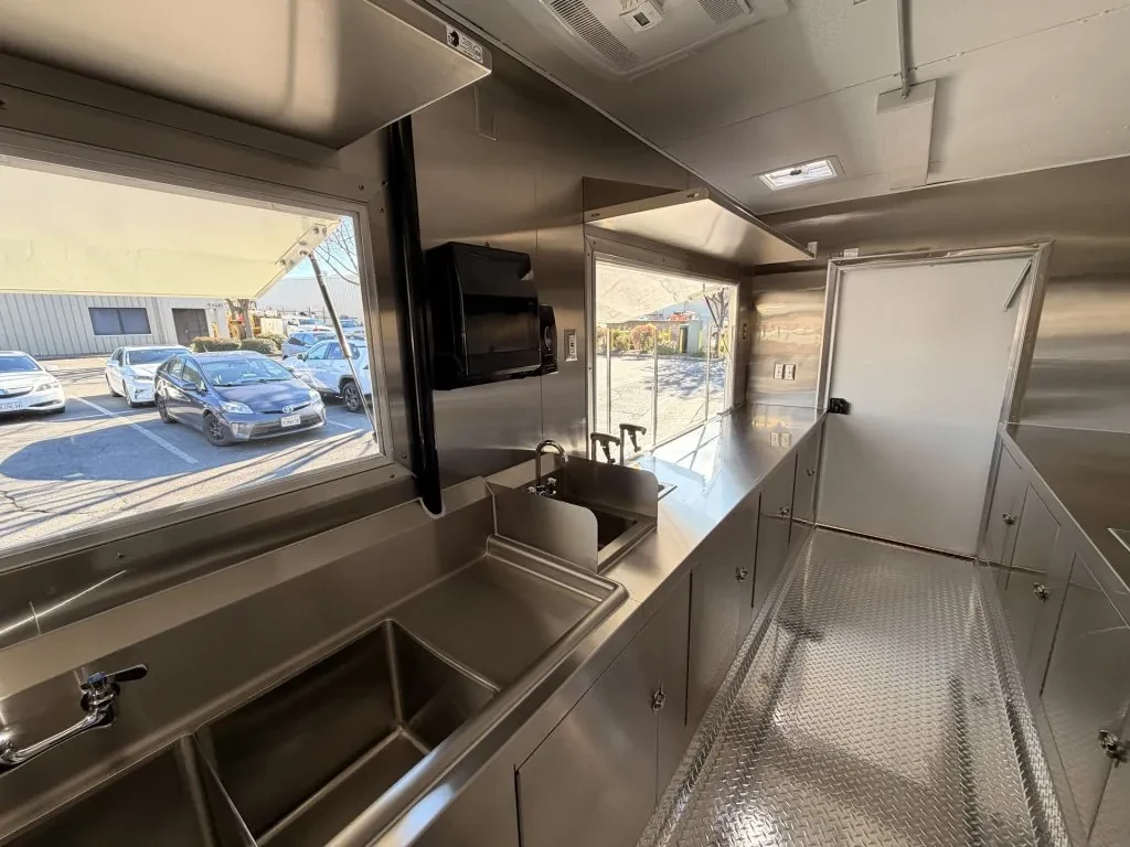 Sip’n on Sunshine food trailer wrap, photo 9