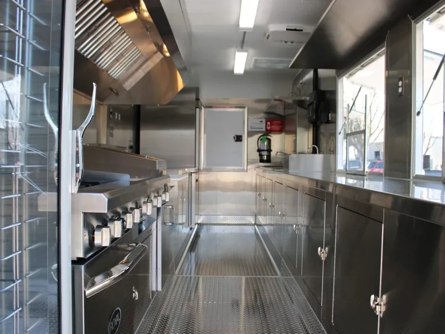 Smoke Cellar BBQ food trailer wrap, photo 10