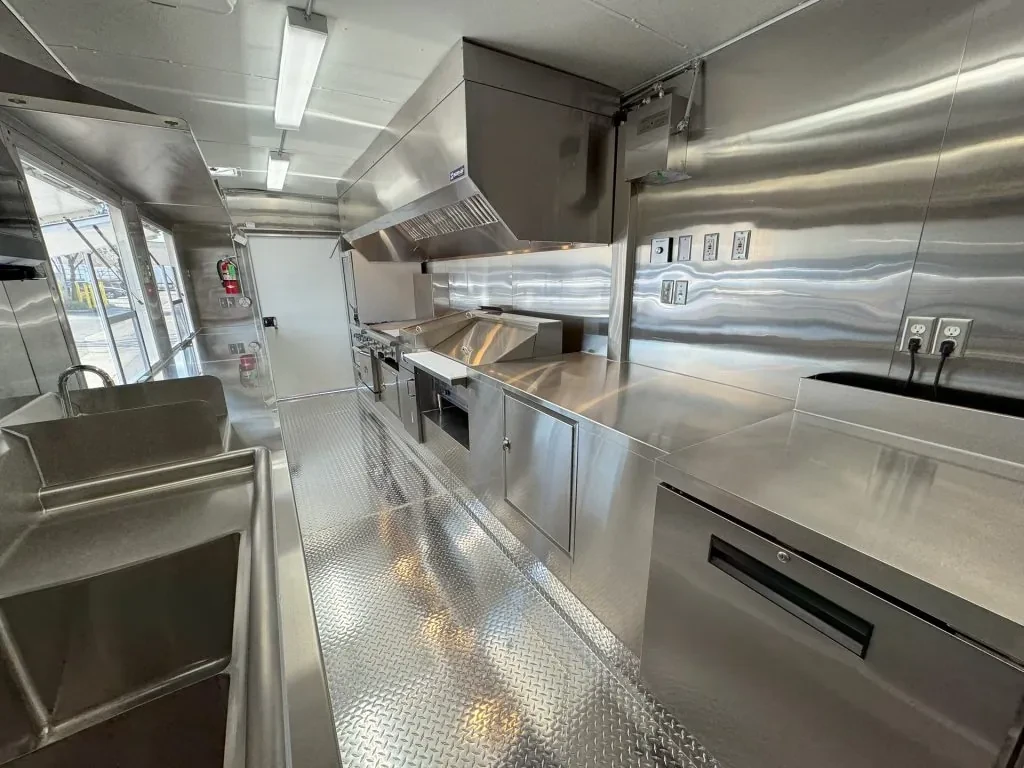 Smoke Cellar BBQ food trailer wrap, photo 14