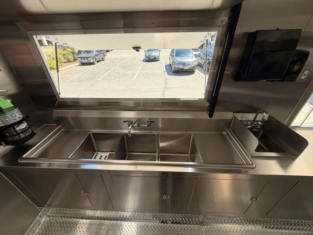 Tacos El Flamingo food trailer wrap, photo 17