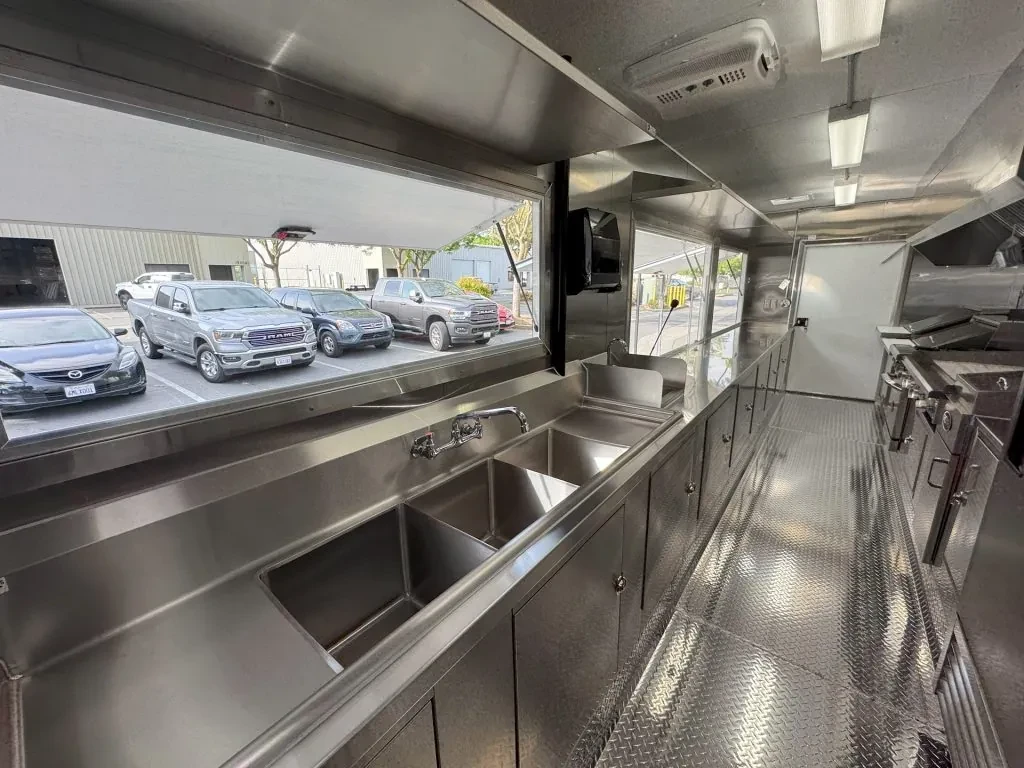 Taquizas Komali food trailer wrap, photo 10