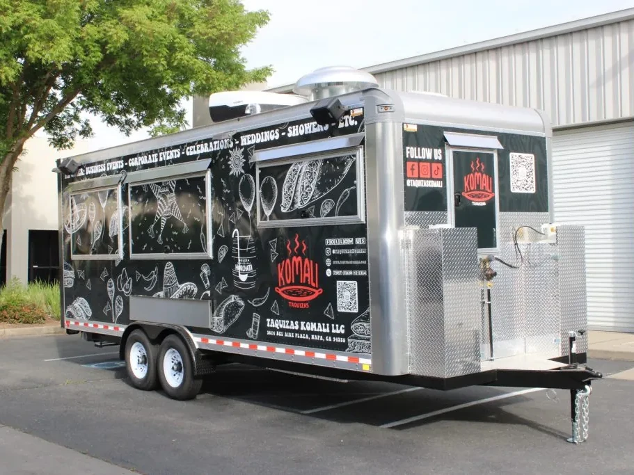 Taquizas Komali food trailer wrap, photo 5