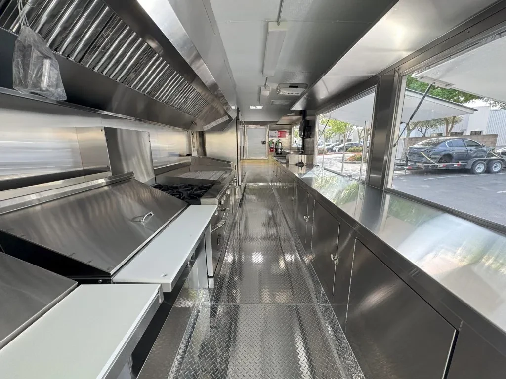 Taquizas Komali food trailer wrap, photo 8