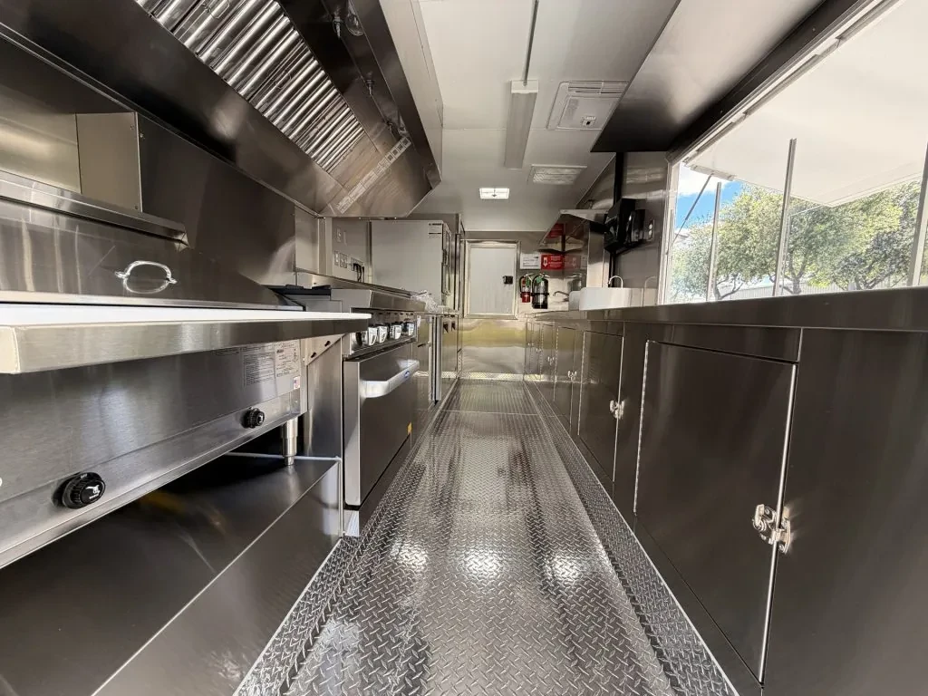 The Cheeky Villan food trailer wrap, photo 22