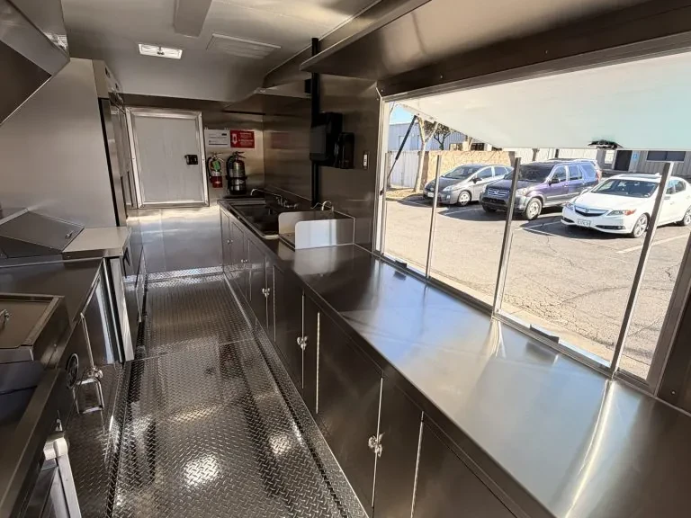 The Cheeky Villan food trailer wrap, photo 3
