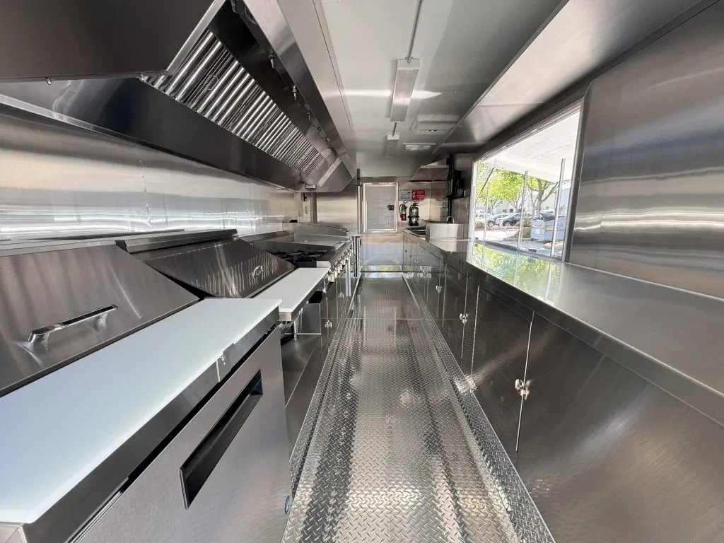 The Club at Schaffer’s Mill food trailer wrap, photo 13