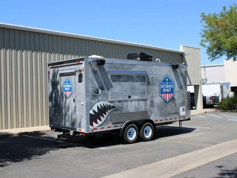 The Veteranʼs Roast food trailer wrap, photo 2