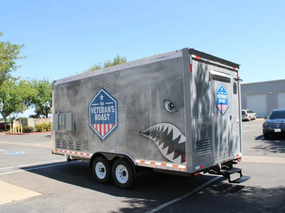 The Veteranʼs Roast food trailer wrap, photo 6