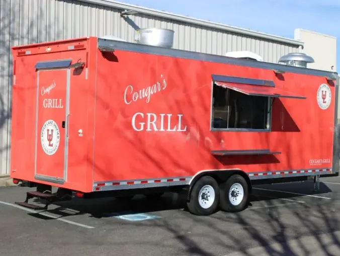 Cougar’s Grill: American 24ft food trailer wrap design