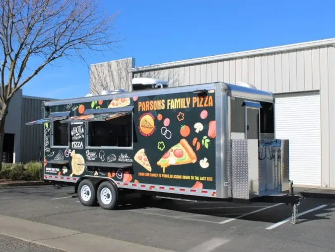 Parsons Family Pizza: Italian 22ft food trailer wrap design