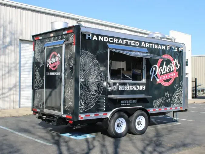 Robert’s Pizza Oven: Italian 16ft food trailer wrap design