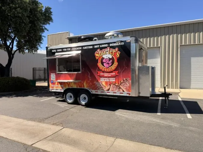 Shorter’s BBQ & Catering: Bbq 16ft food trailer wrap design