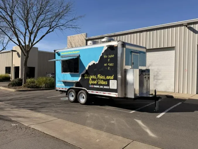 Smashed Broz Burgers: American 16ft food trailer wrap design